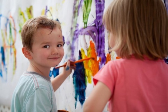 نقاشی از راههای افزایش خلاقیت کودکان است