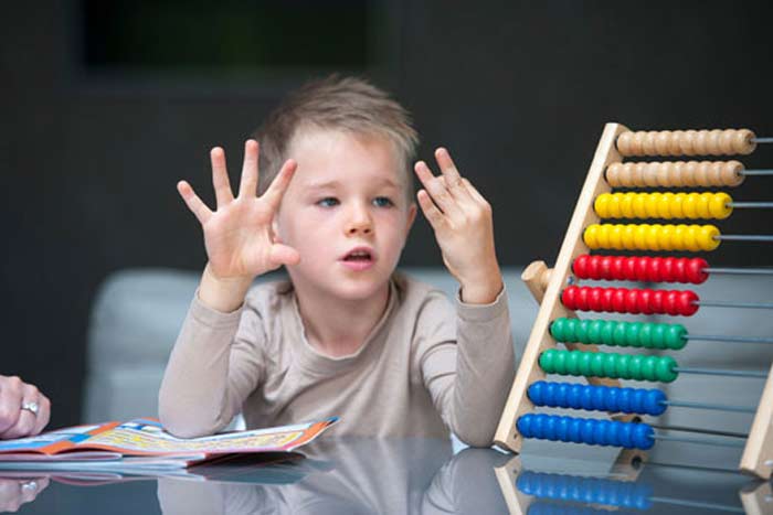 چطور اعداد را به کودکان ۱ تا ۵ ساله یاد دهیم؟ - بهترین کودک