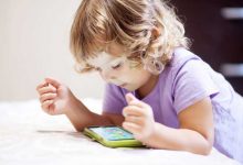 کودک در حال بازی