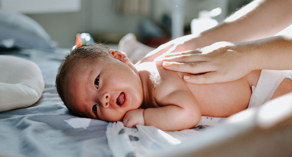 نگهداری نوزاد