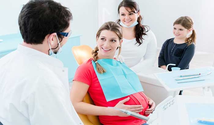 مراجعه به دندانپزشک در بارداری