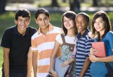 گروهی از نوجوانان