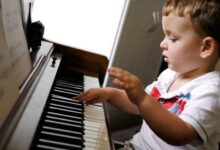 در حال یادگیری آنلاین موسیقی