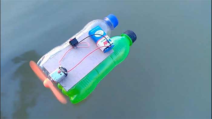 کاردستی قایق موتوری با جعبه پلاستیکی